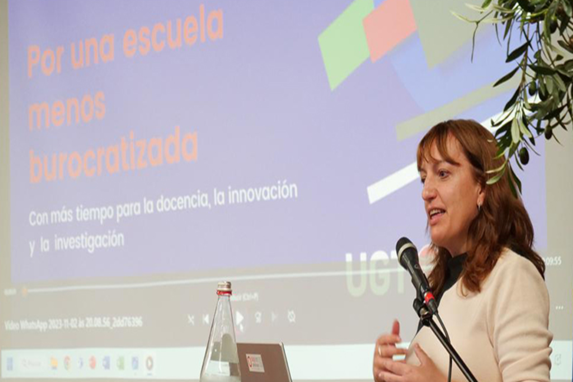 Marta Herráiz, secretaria del Sindicato de Enseñanza Pública de UGT SP, durante su intervención en Forum 2023 UGT aborda los cambios en la educación en el Fórum 2023 de Oporto, organizado por la Federación Nacional de Educación